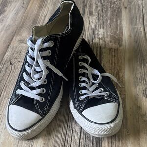 Classic Black and White Converse Canvas Sneakers size 9.5men/11.5women